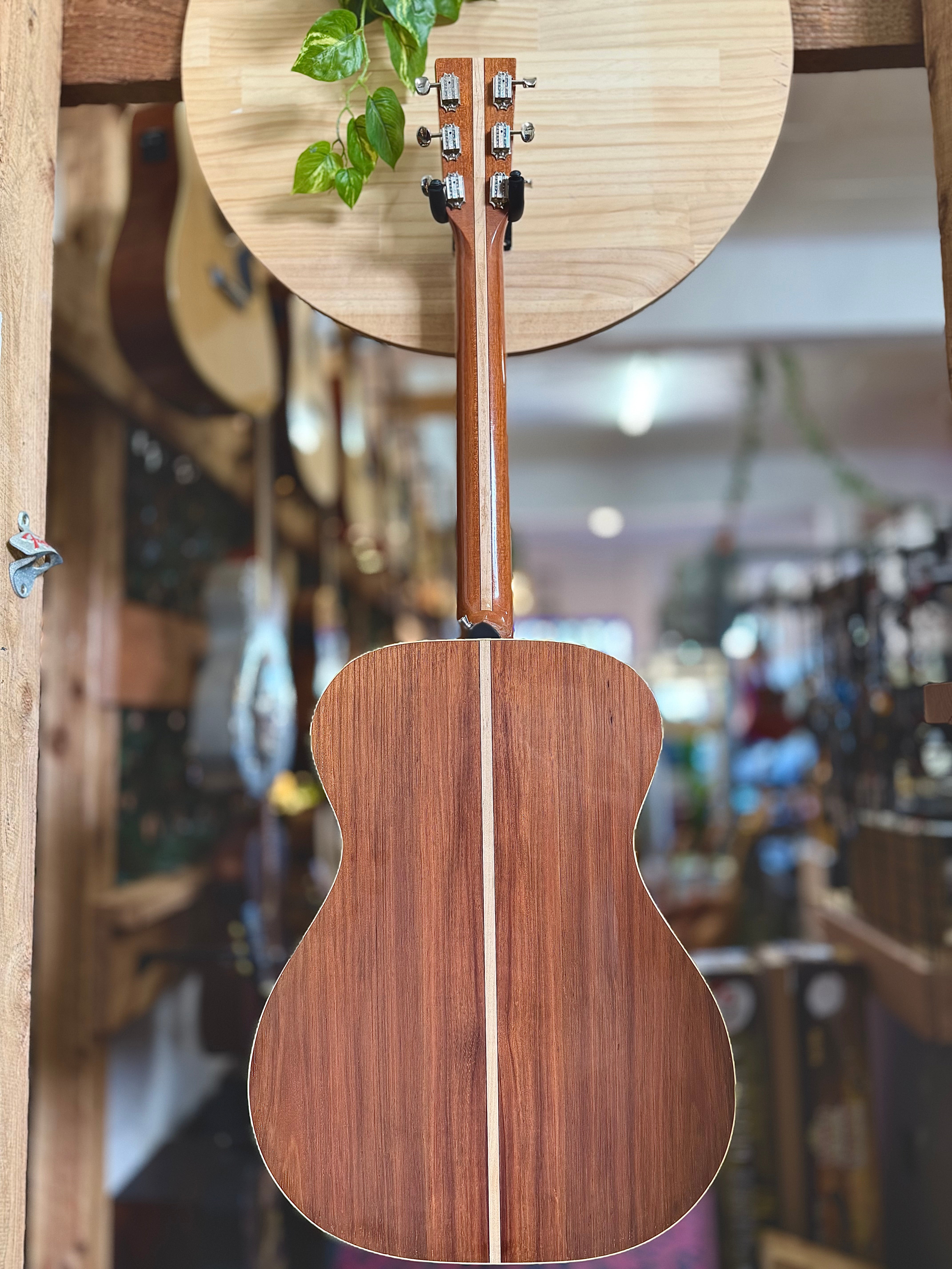 Zenner | Number 018 | OM Size Acoustic | Australian Made Zenner | Number 018 | OM Size Acoustic | Australian Made